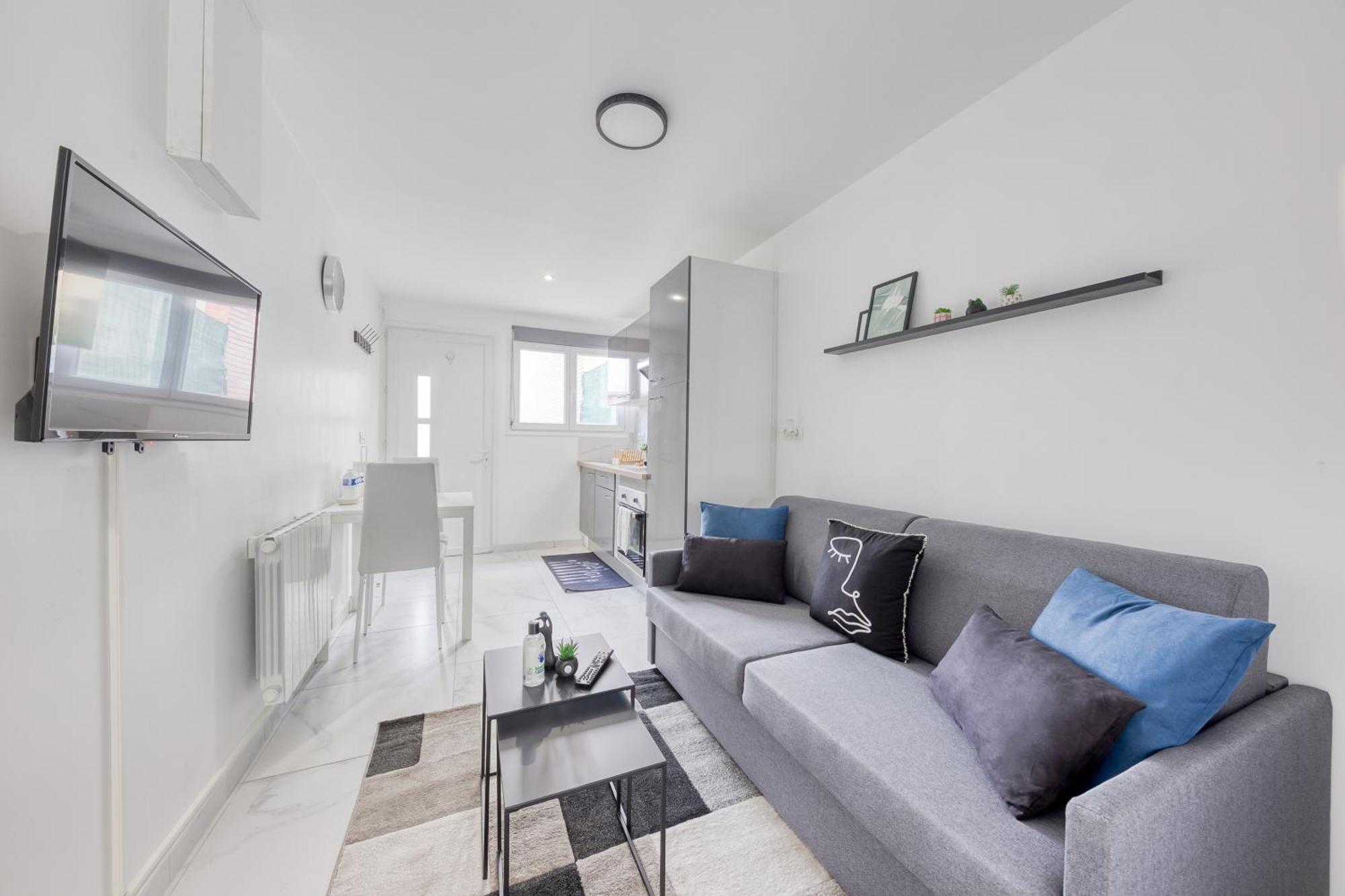 Appartement - 4 Personnes - Parking Prive - Metro 7 - Rer B La Courneuve Exterior photo